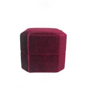red maroon ring box